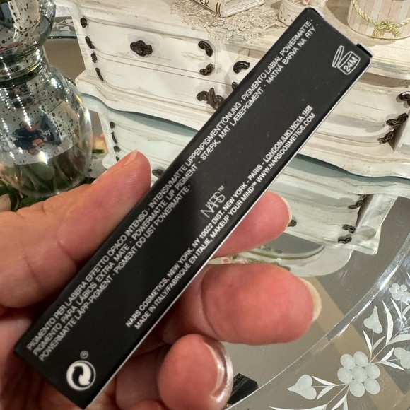 NARS 💄
Powermatte Lip Pigment - Picture 10 of 13